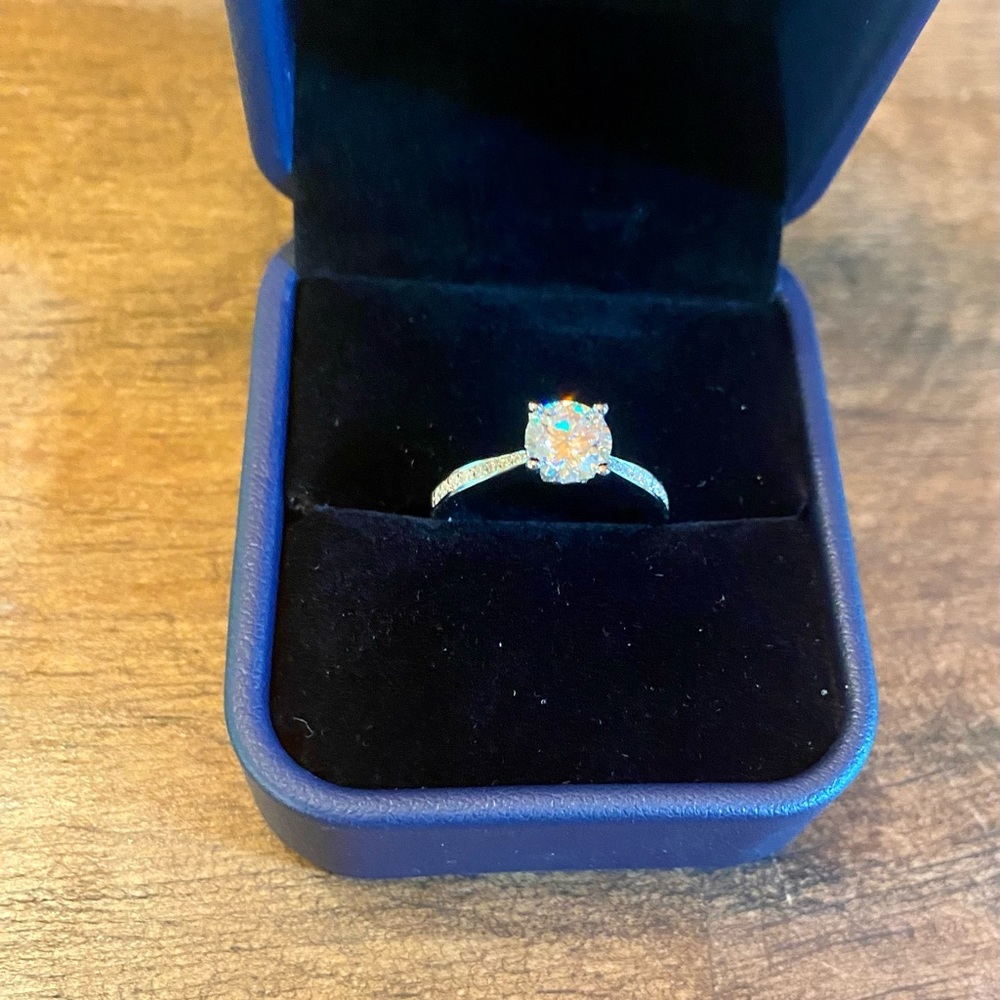 🌟MomentWish 1 Carat Moissanite Engagement Ring🌟  NIB